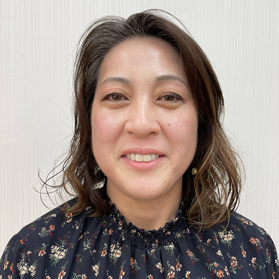 山崎まりこ